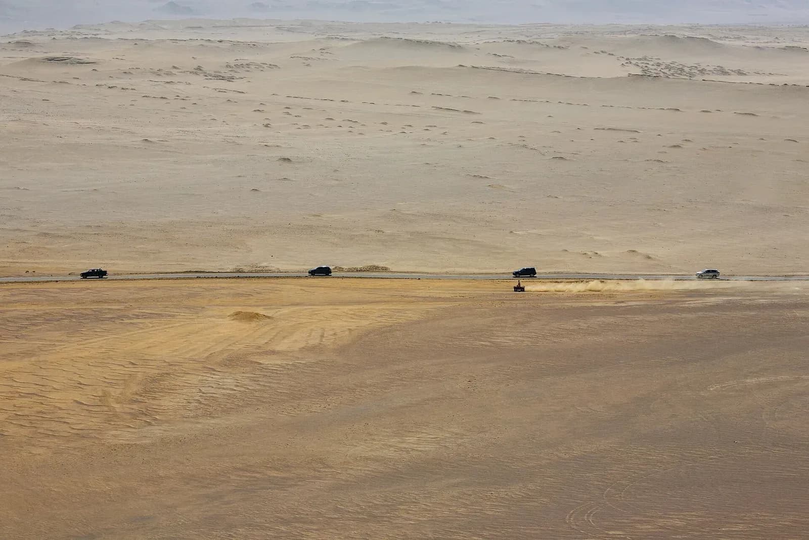 desert racing - Racing through the Desert (6990724548)